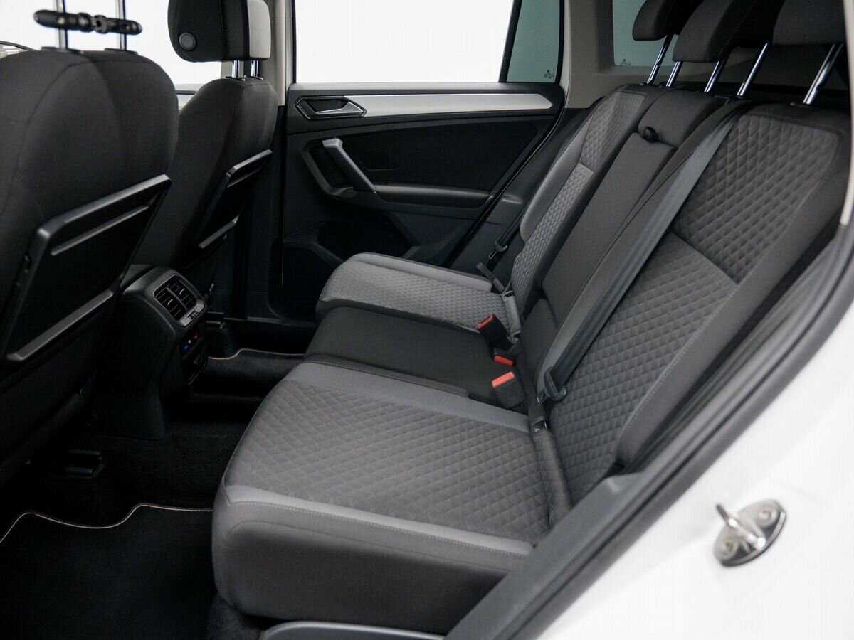 Купить Volkswagen Tiguan с пробегом. Фото: #14