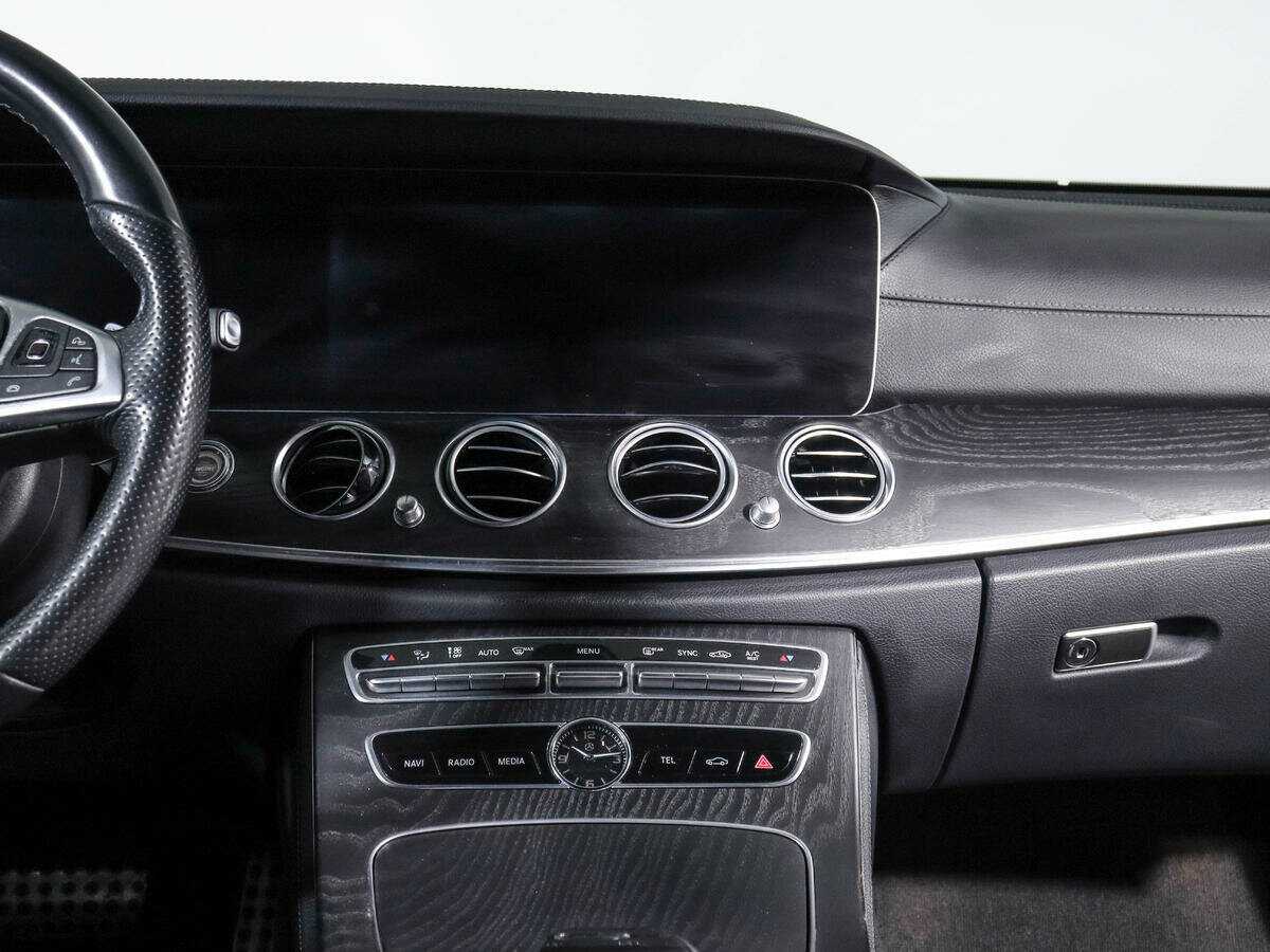 Купить Mercedes-Benz E-Класс с пробегом. Фото: #12