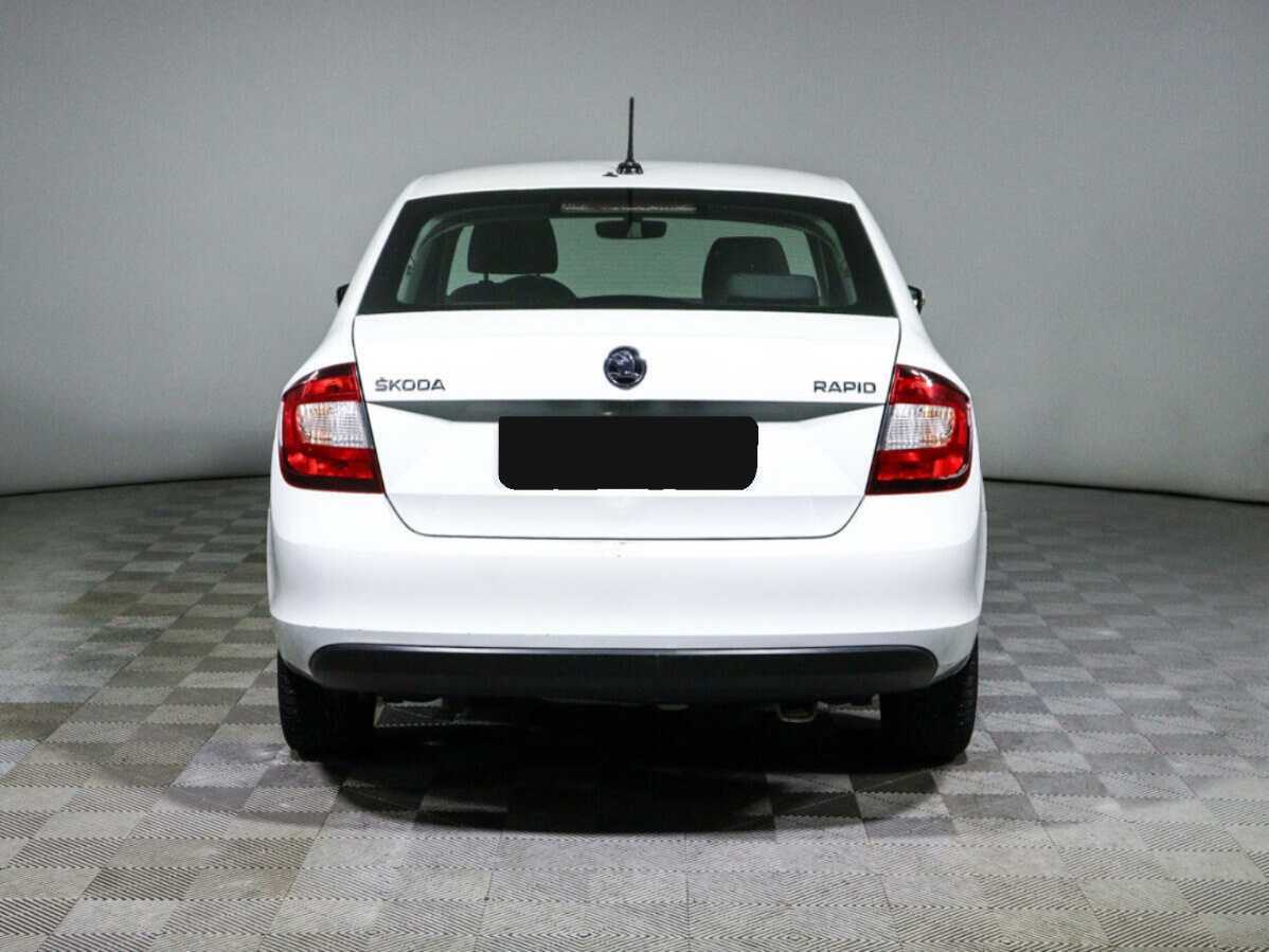 Купить Skoda Rapid с пробегом. Фото: #4