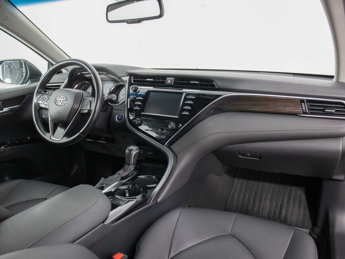 Купить Toyota Camry с пробегом. Фото: #10