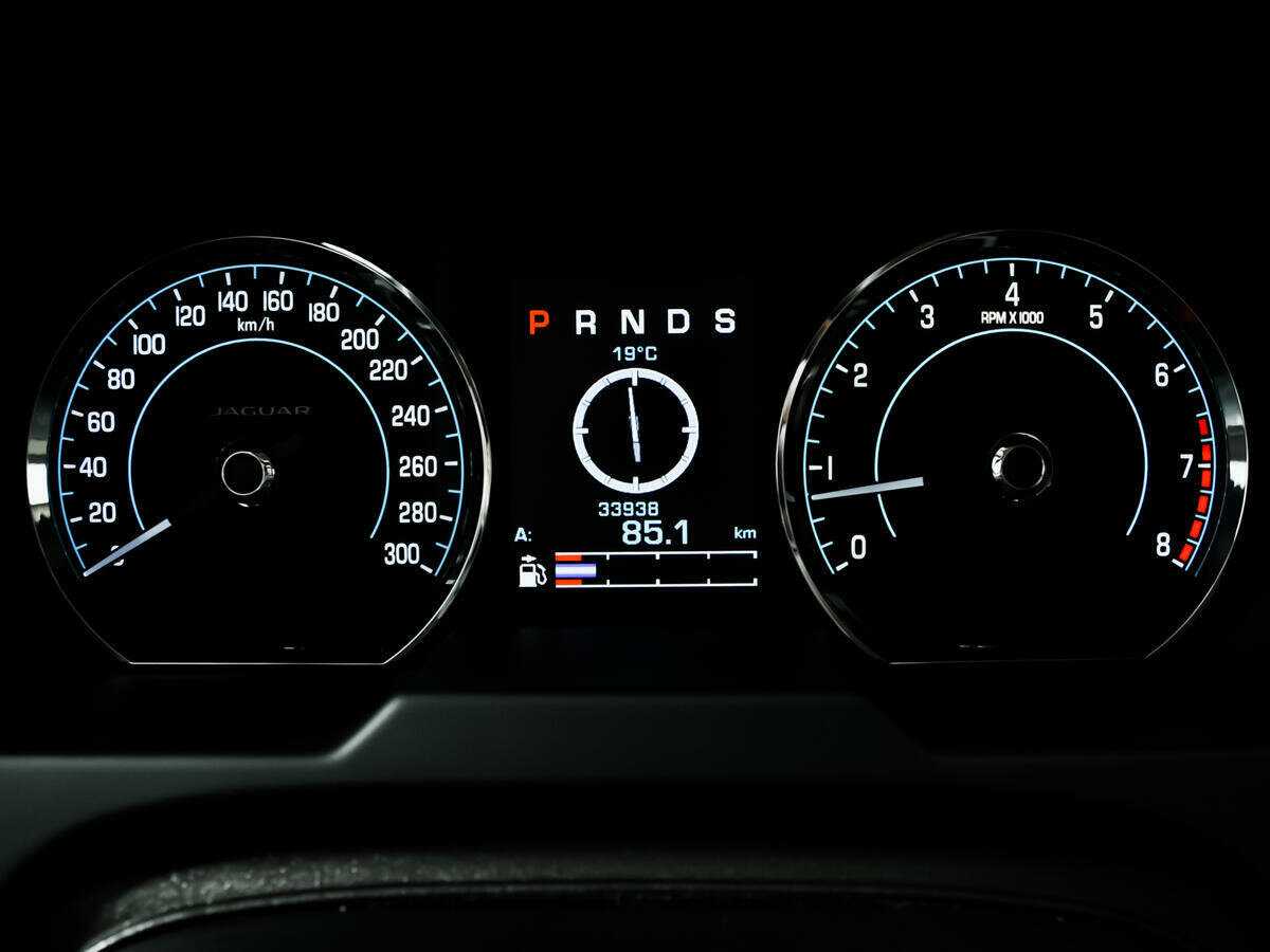 Купить Jaguar XF с пробегом. Фото: #9