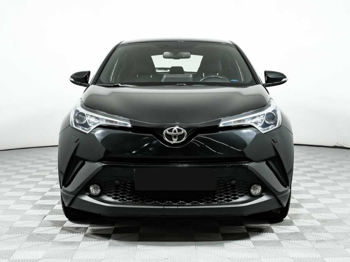 Купить Toyota C-HR с пробегом. Фото: #1