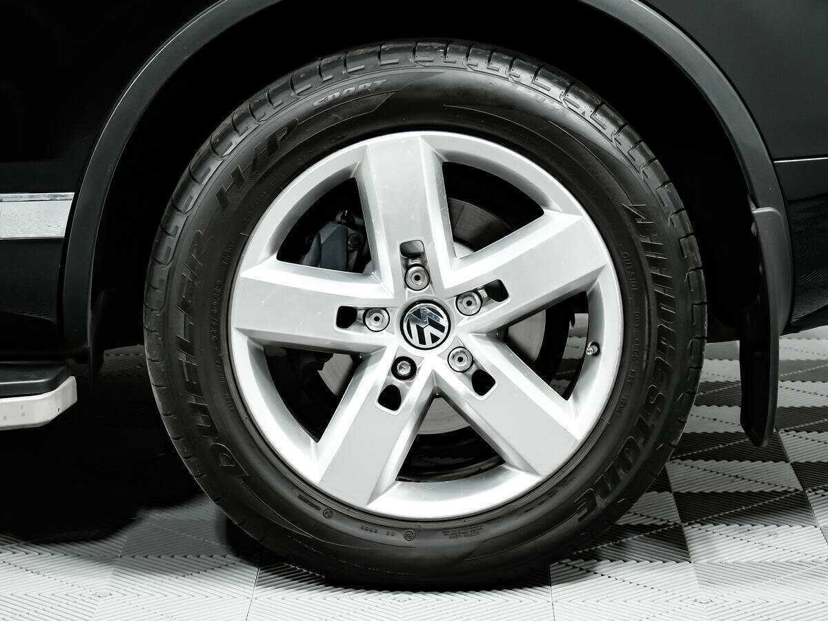 Купить Volkswagen Touareg с пробегом. Фото: #13