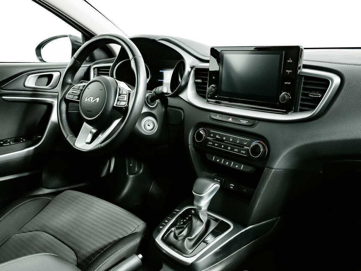 Купить Kia Ceed с пробегом. Фото: #8