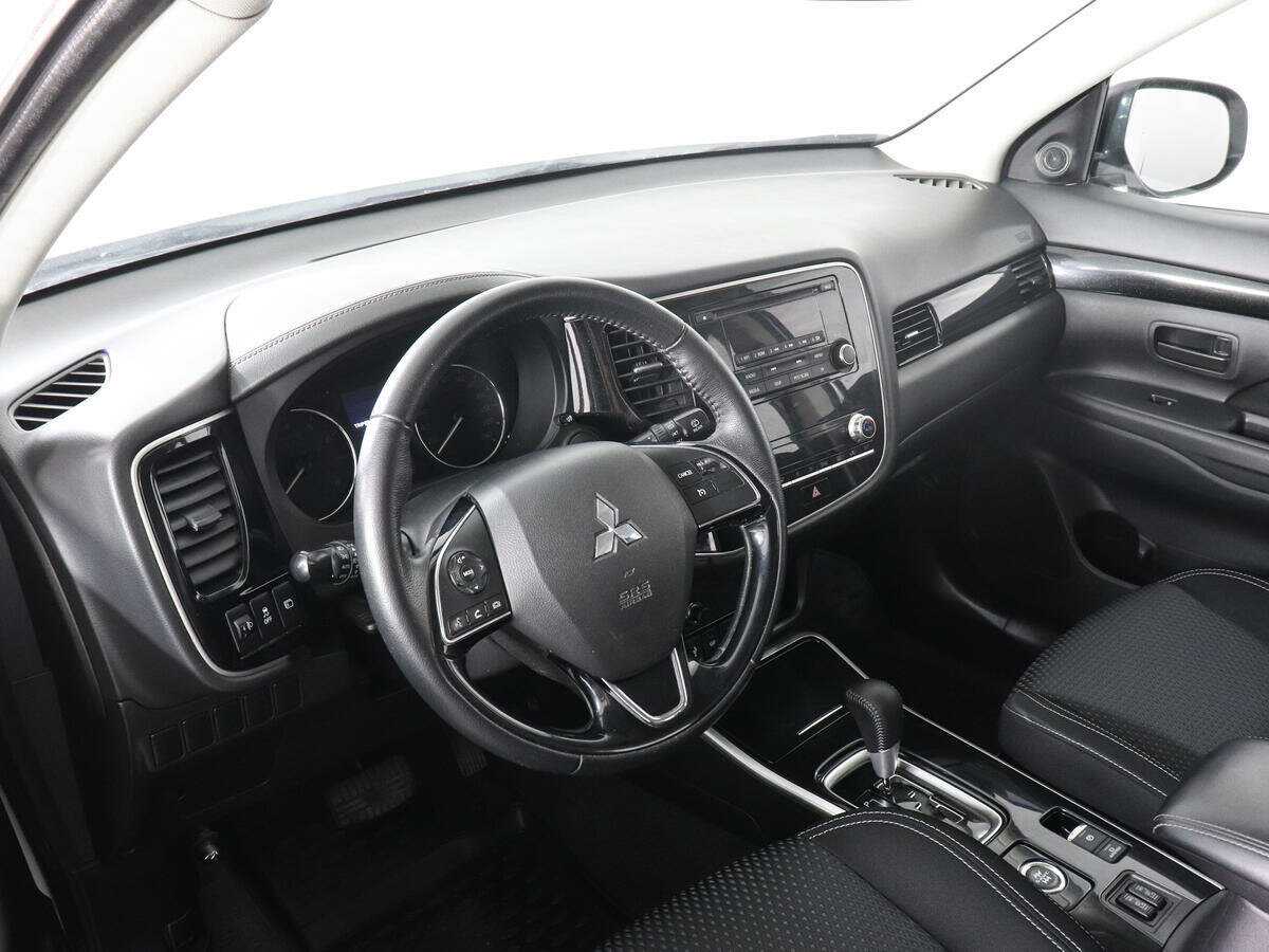 Купить Mitsubishi Outlander с пробегом. Фото: #8