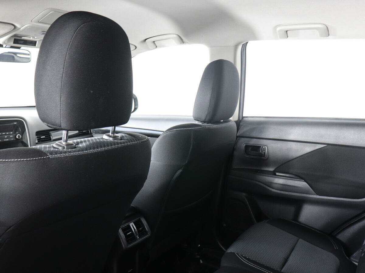 Купить Mitsubishi Outlander с пробегом. Фото: #11