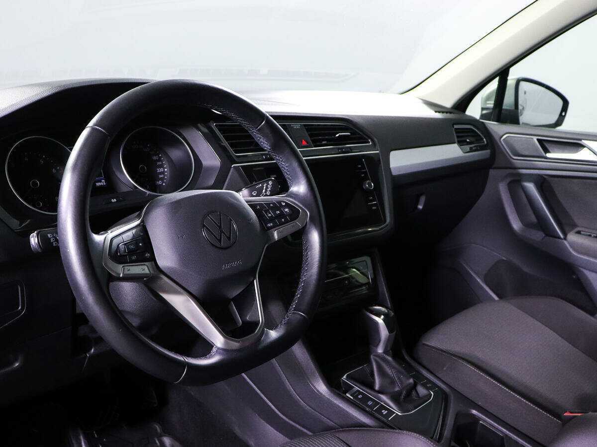 Купить Volkswagen Tiguan с пробегом. Фото: #10