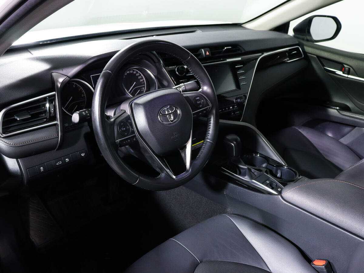 Купить Toyota Camry с пробегом. Фото: #13