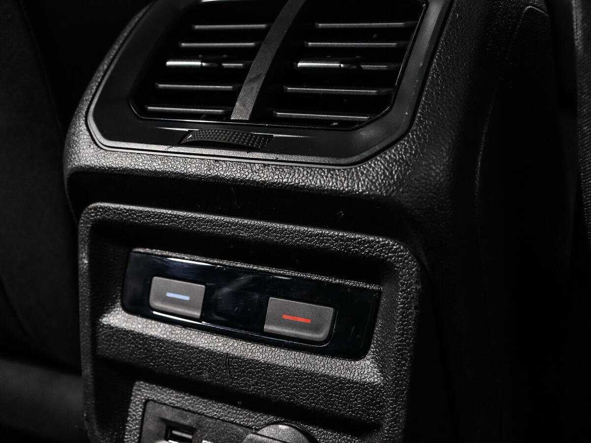 Купить Volkswagen Tiguan с пробегом. Фото: #11
