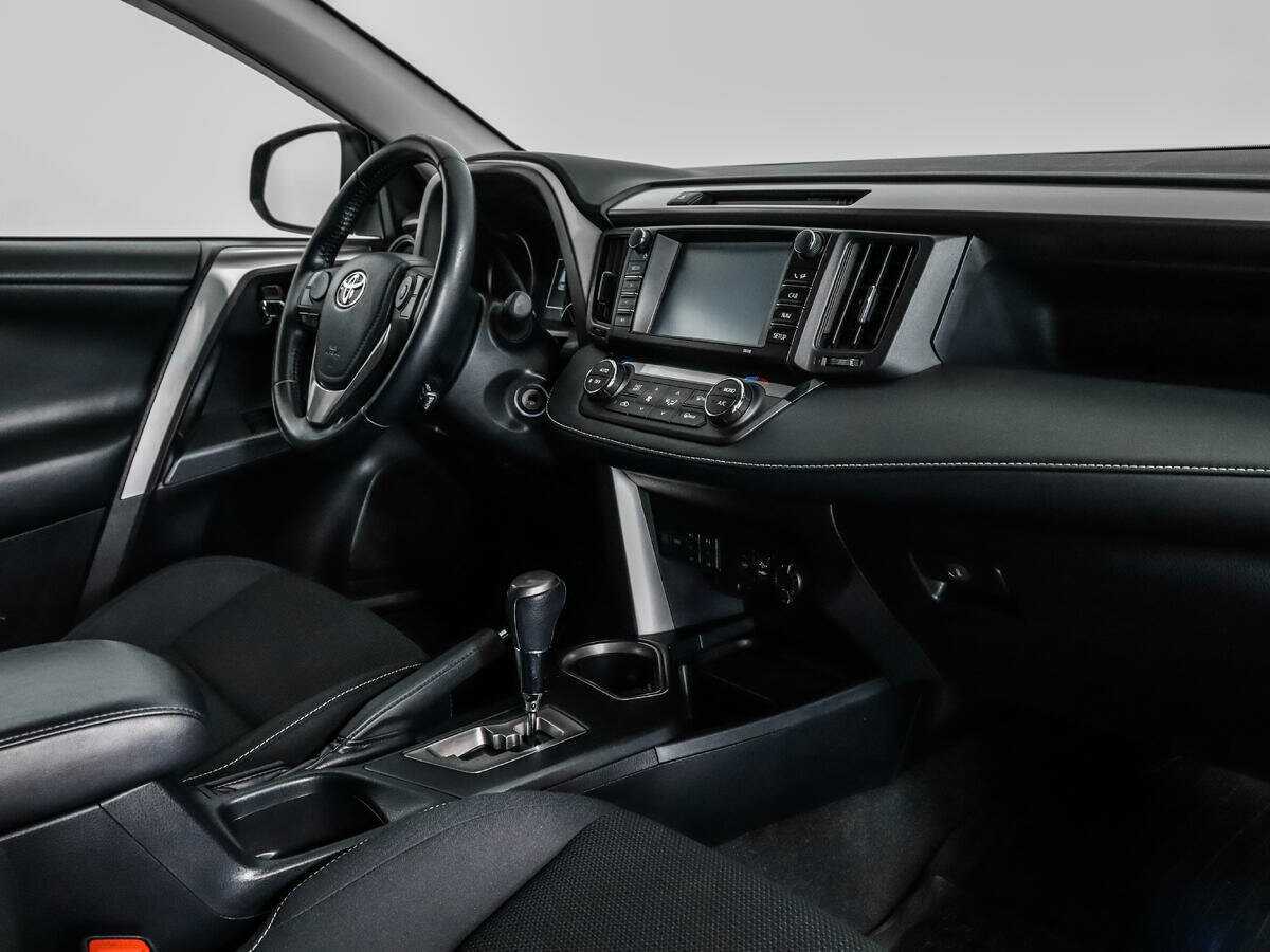 Купить Toyota RAV4 с пробегом. Фото: #10