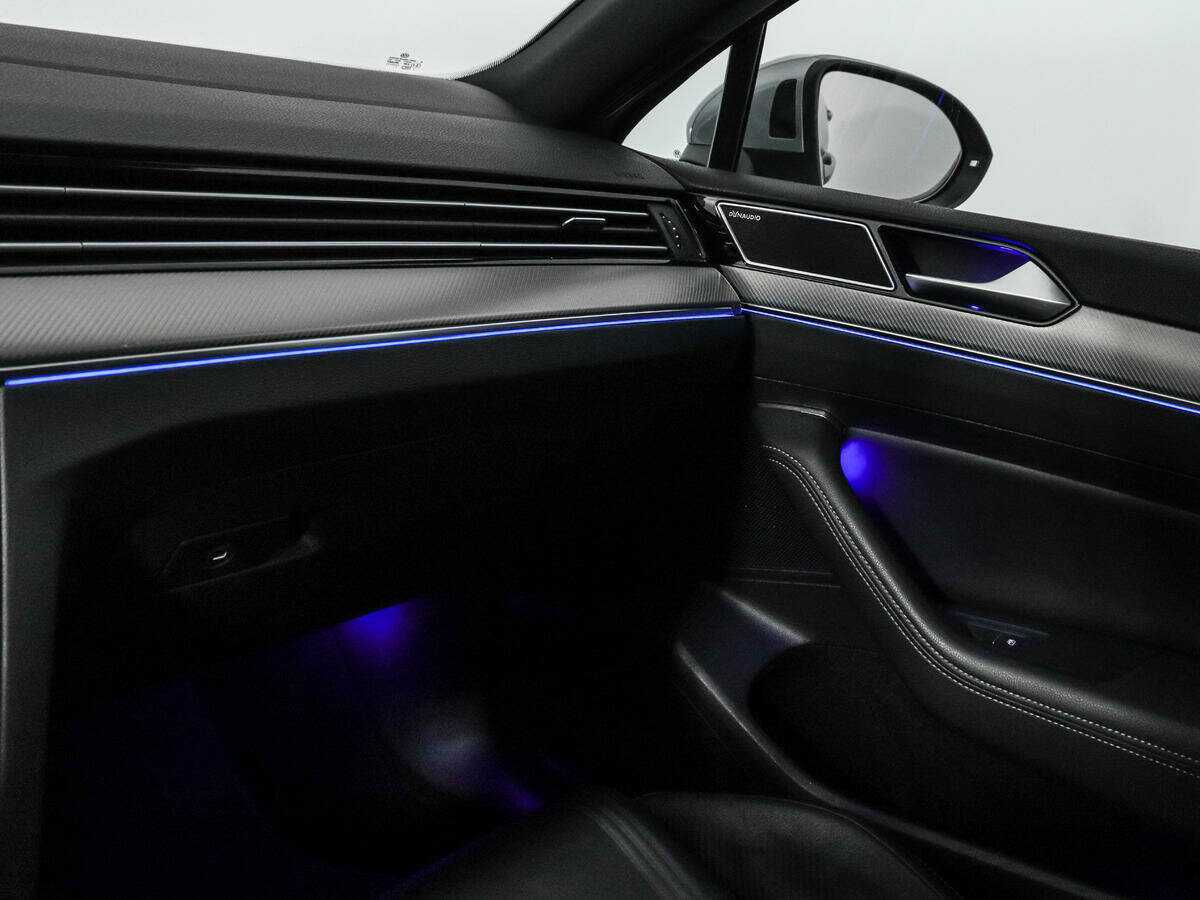 Купить Volkswagen Passat с пробегом. Фото: #17