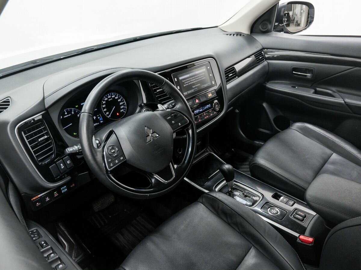 Купить Mitsubishi Outlander с пробегом. Фото: #13
