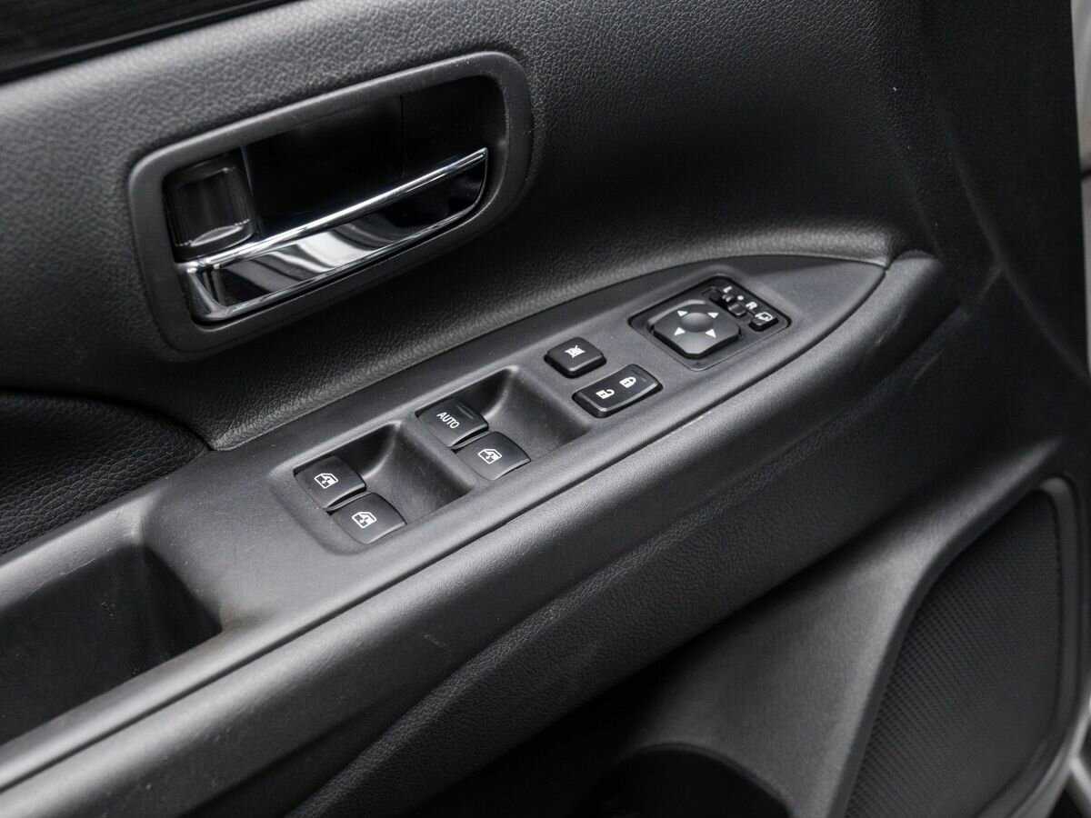 Купить Mitsubishi Outlander с пробегом. Фото: #15