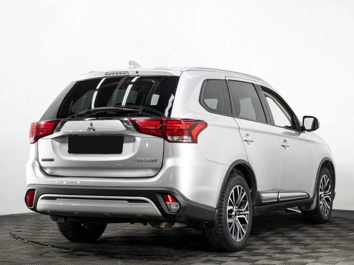 Купить Mitsubishi Outlander с пробегом. Фото: #3