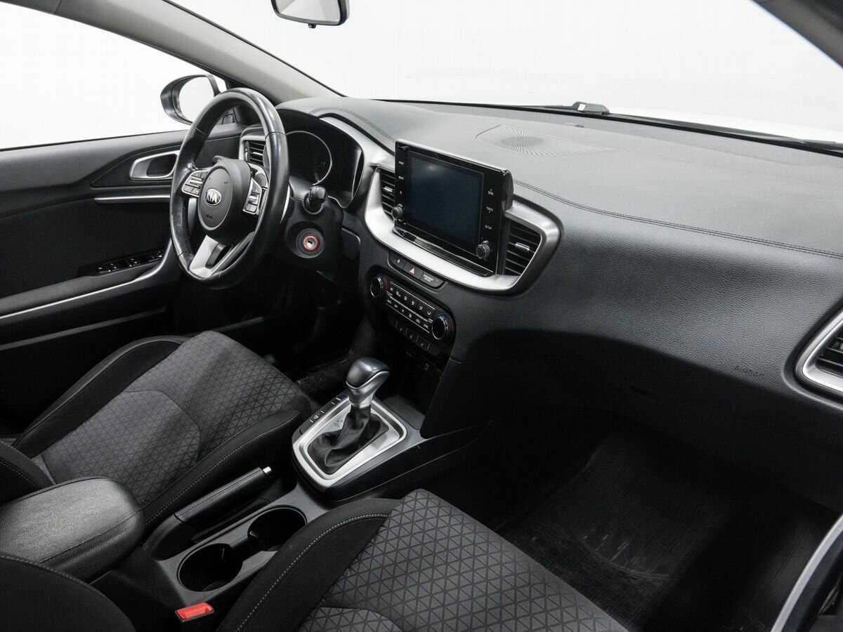 Купить Kia Ceed с пробегом. Фото: #8