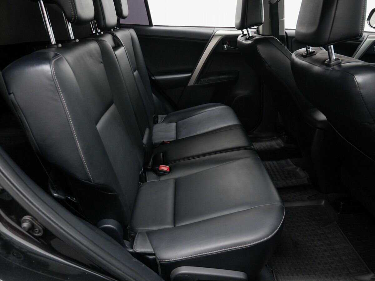 Купить Toyota RAV4 с пробегом. Фото: #8