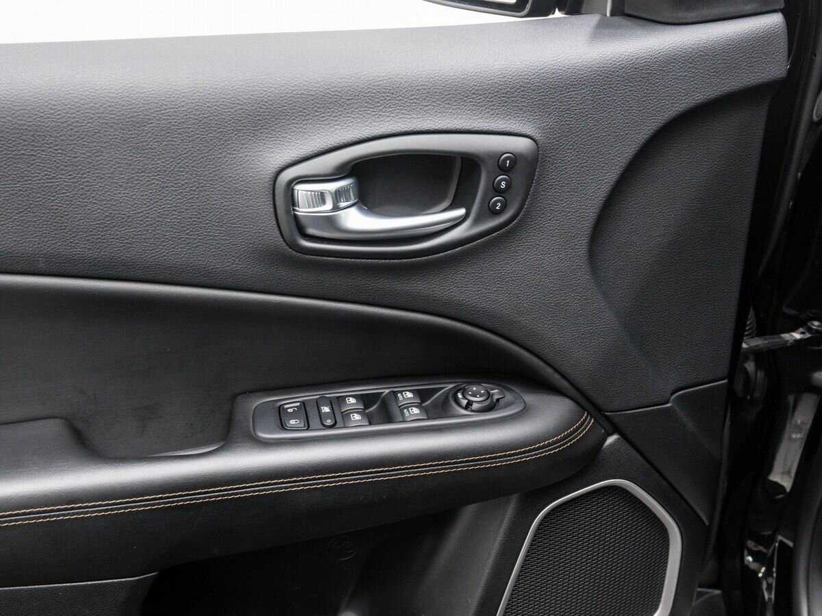 Купить Jeep Compass с пробегом. Фото: #12