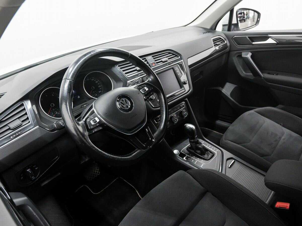 Купить Volkswagen Tiguan с пробегом. Фото: #14
