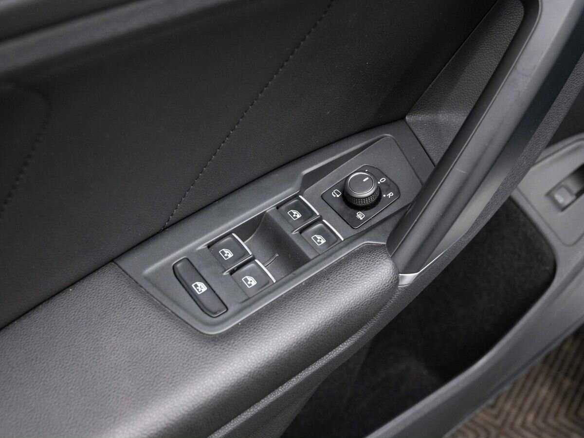 Купить Volkswagen Tiguan с пробегом. Фото: #18