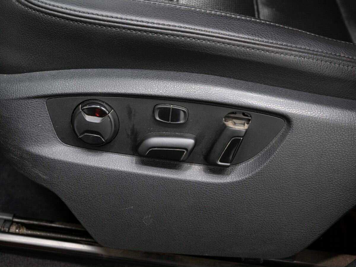 Купить Volkswagen Touareg с пробегом. Фото: #12