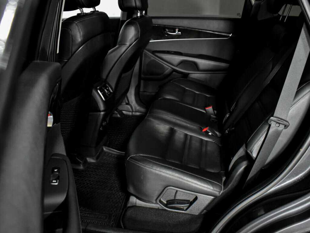 Купить Kia Sorento с пробегом. Фото: #10