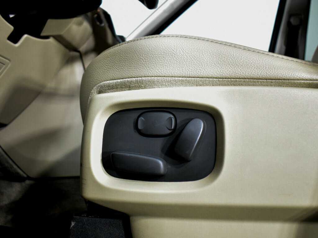 Купить Land Rover Discovery с пробегом. Фото: #9