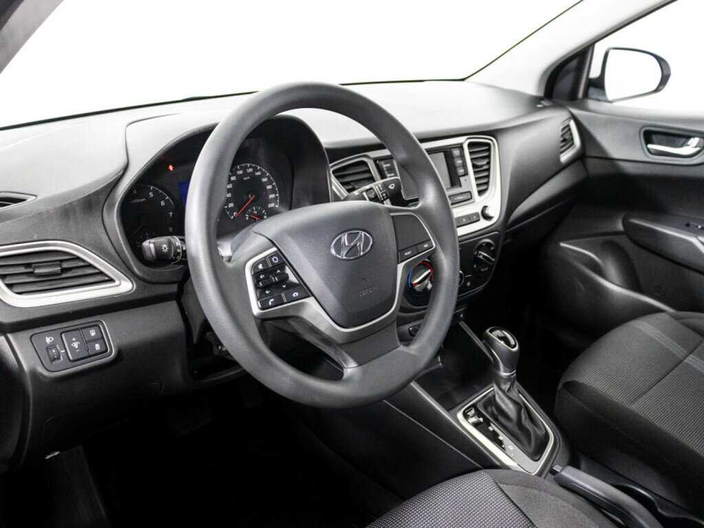 Купить Hyundai Solaris с пробегом. Фото: #10