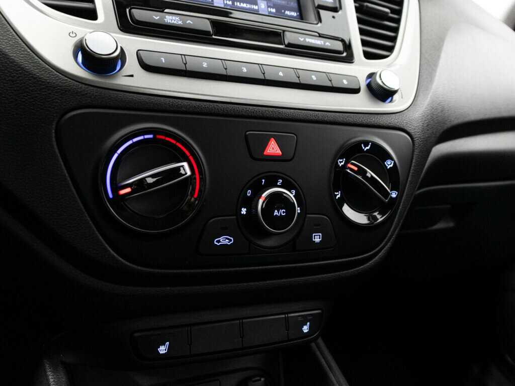 Купить Hyundai Solaris с пробегом. Фото: #14