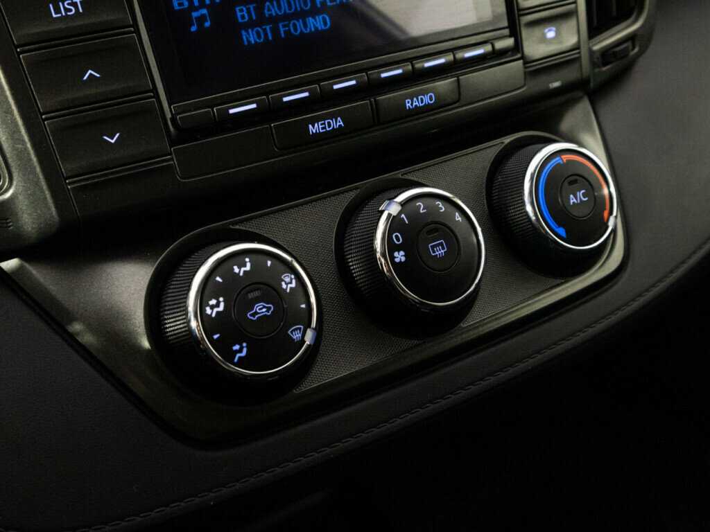 Купить Toyota RAV4 с пробегом. Фото: #15