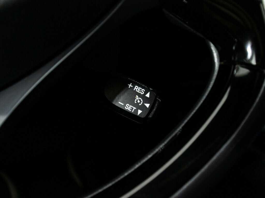 Купить Toyota C-HR с пробегом. Фото: #15