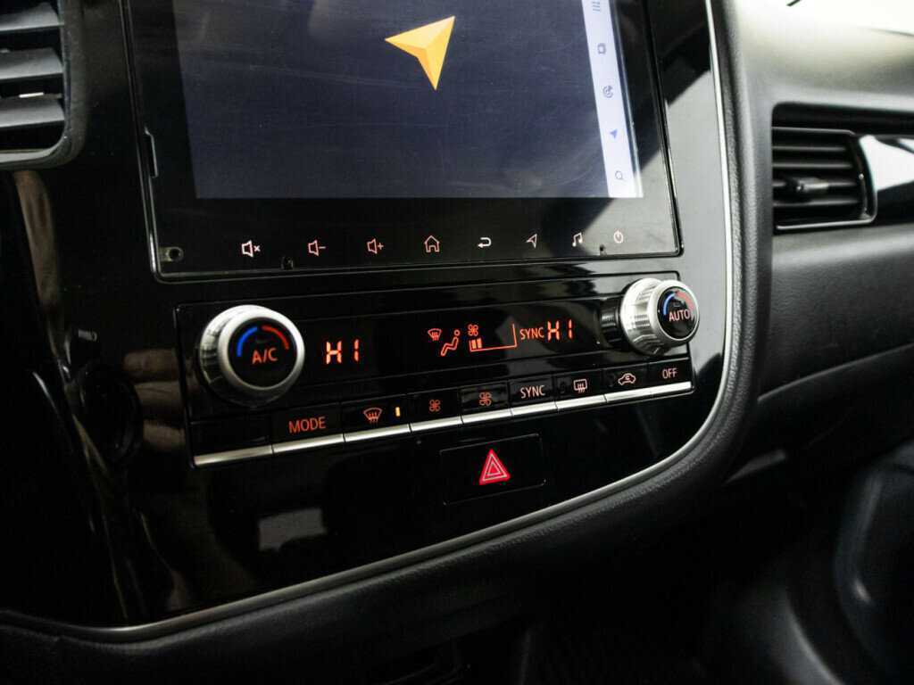 Купить Mitsubishi Outlander с пробегом. Фото: #17