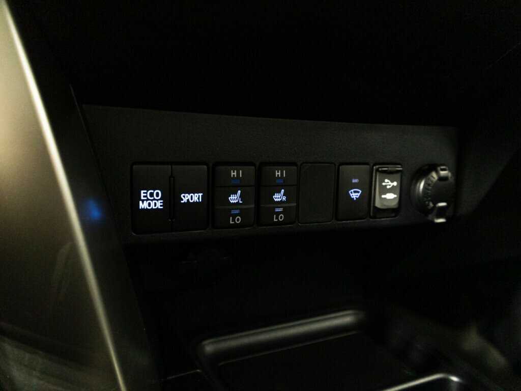 Купить Toyota RAV4 с пробегом. Фото: #19