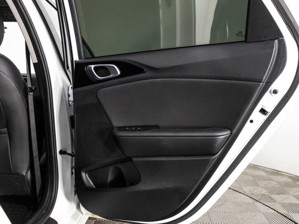 Купить Kia Ceed с пробегом. Фото: #20