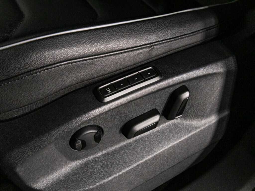 Купить Volkswagen Tiguan с пробегом. Фото: #19