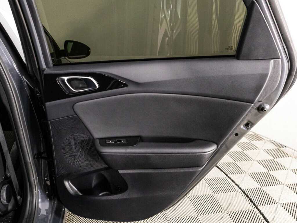 Купить Kia Ceed с пробегом. Фото: #28