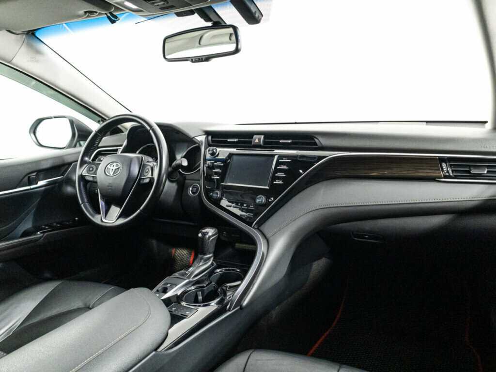 Купить Toyota Camry с пробегом. Фото: #8