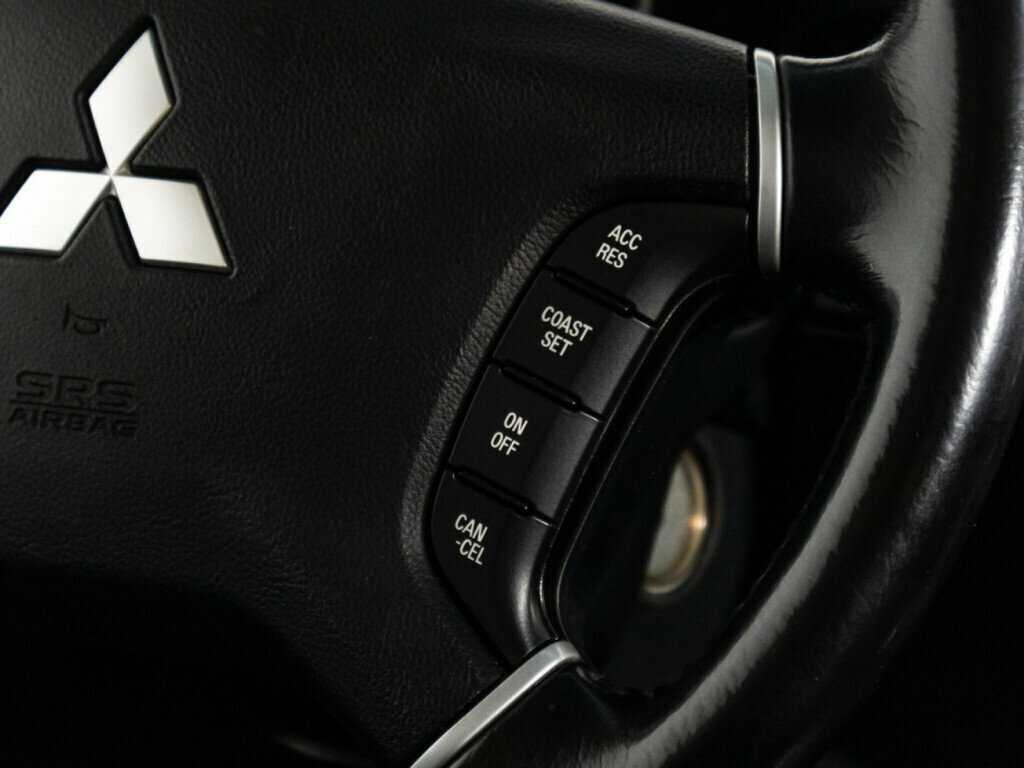 Купить Mitsubishi Pajero с пробегом. Фото: #18