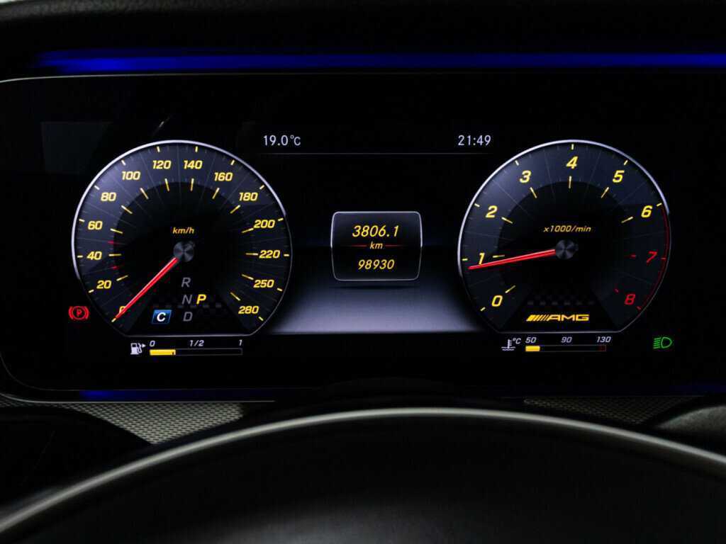 Купить Mercedes-Benz E-Класс с пробегом. Фото: #11