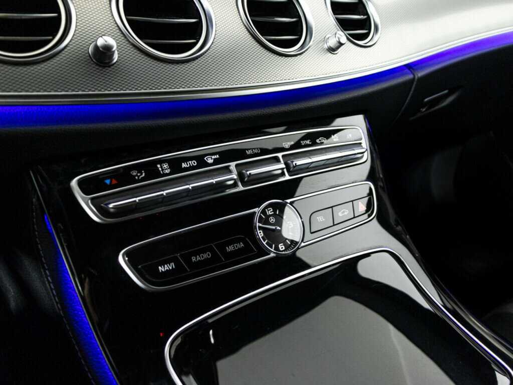 Купить Mercedes-Benz E-Класс с пробегом. Фото: #15