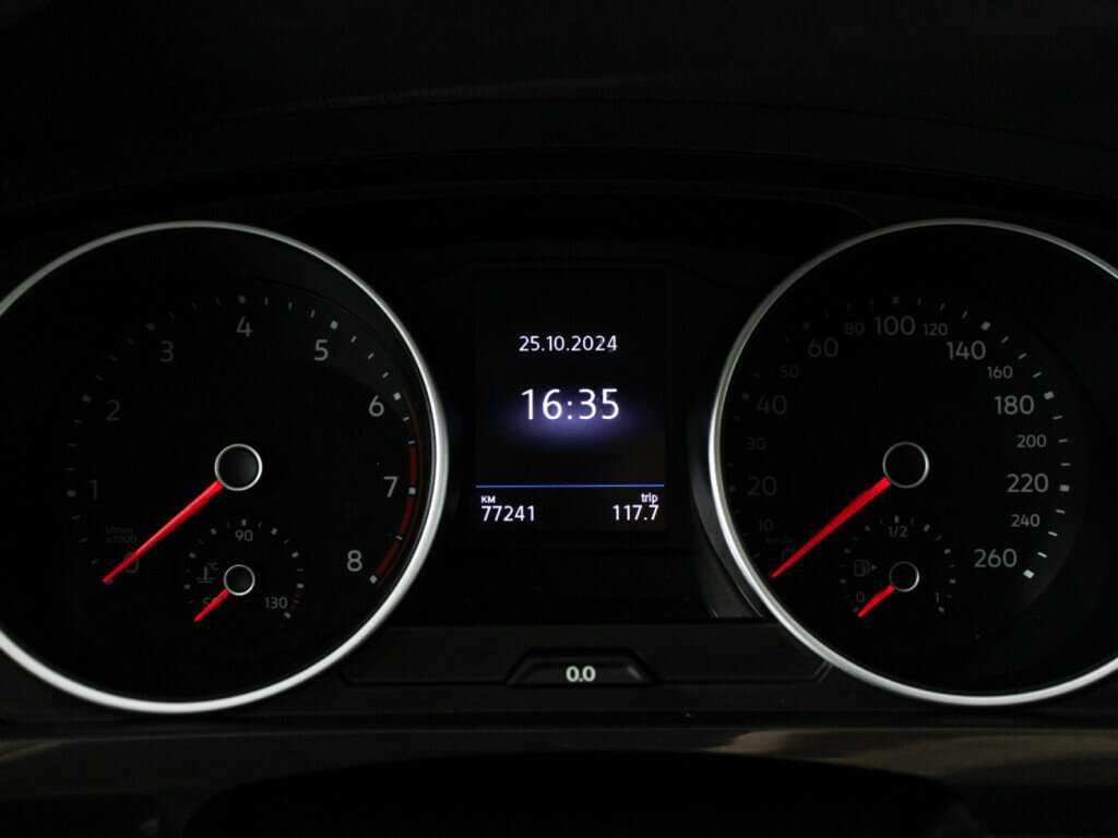Купить Volkswagen Tiguan с пробегом. Фото: #11
