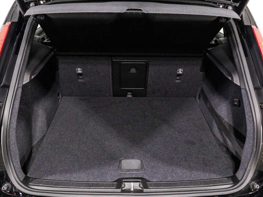 Купить Volvo XC40 с пробегом. Фото: #14