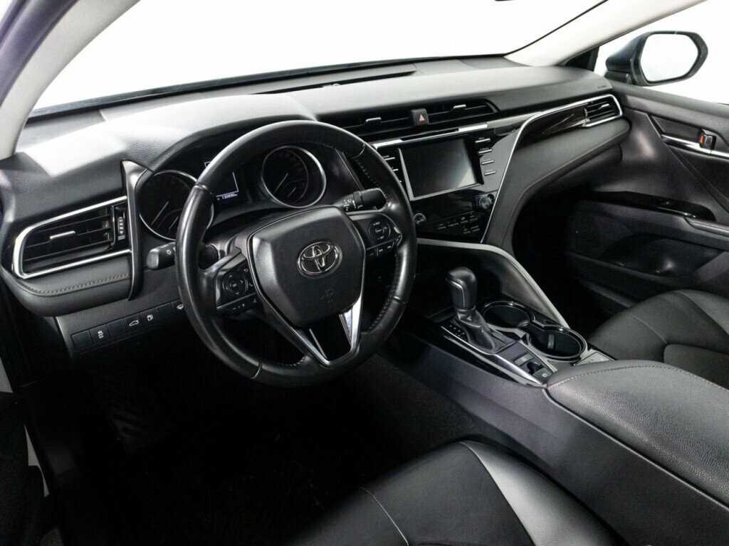 Купить Toyota Camry с пробегом. Фото: #10