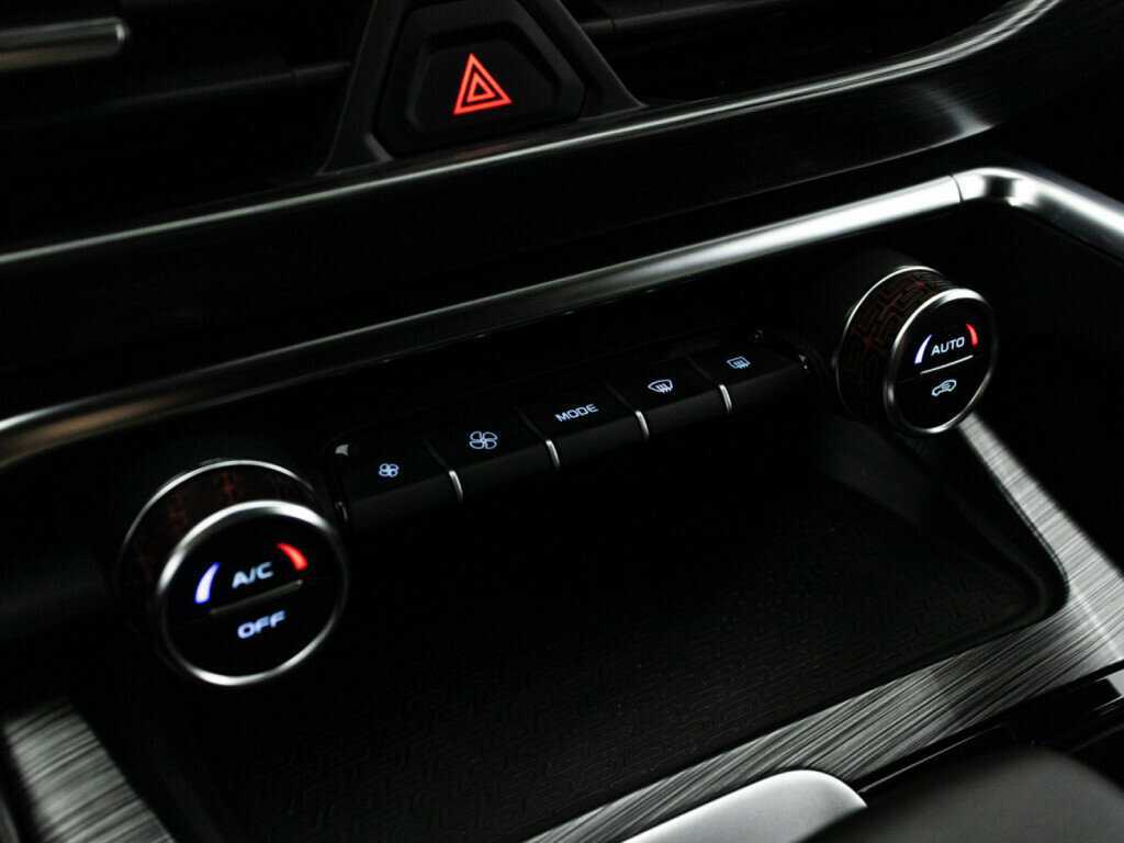 Купить Geely Tugella с пробегом. Фото: #17