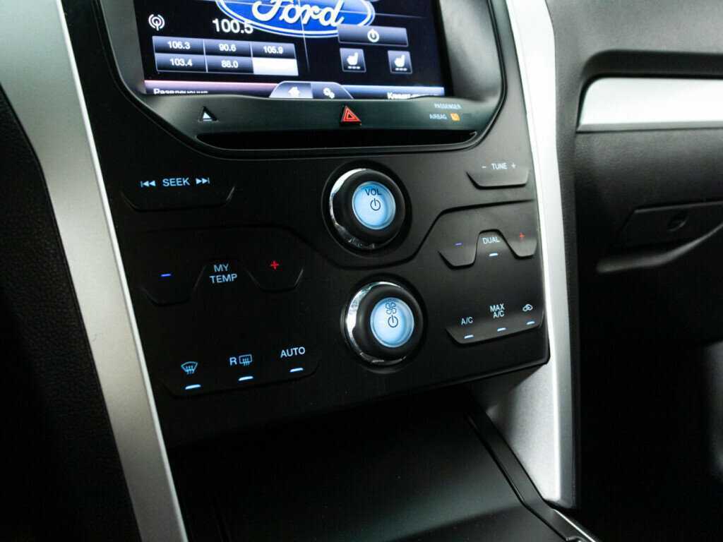 Купить Ford Explorer с пробегом. Фото: #16