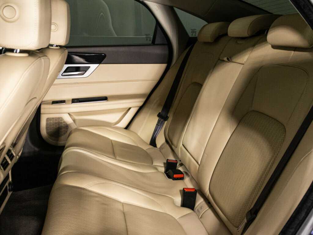 Купить Jaguar XF с пробегом. Фото: #7