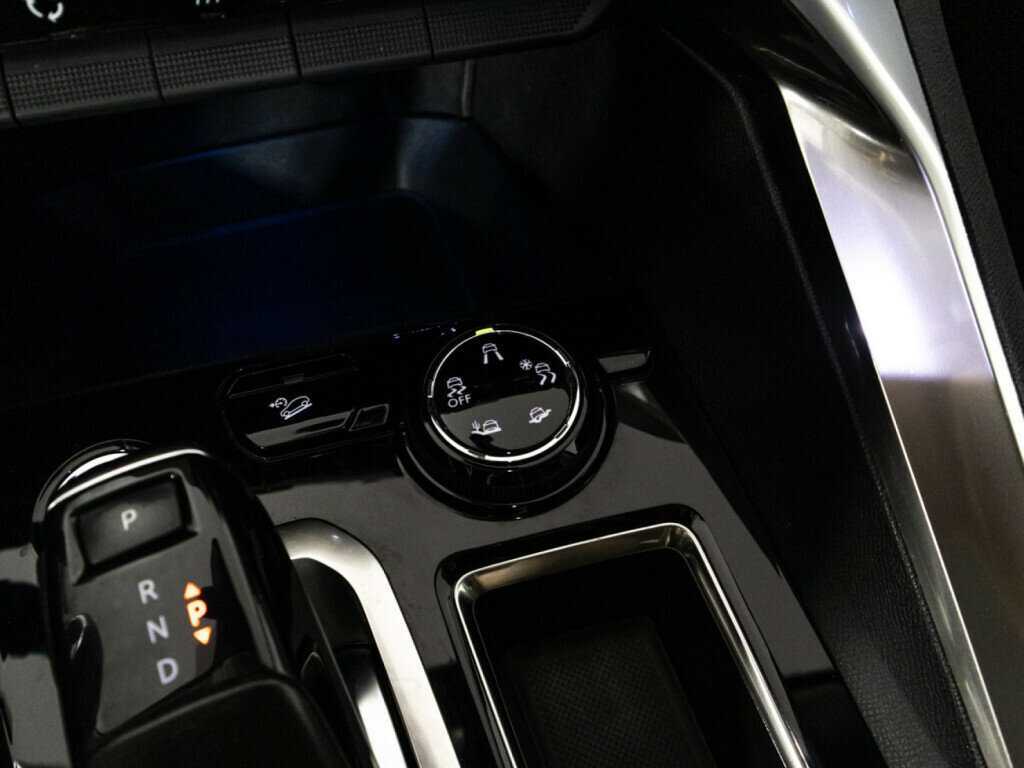 Купить Peugeot 3008 с пробегом. Фото: #17