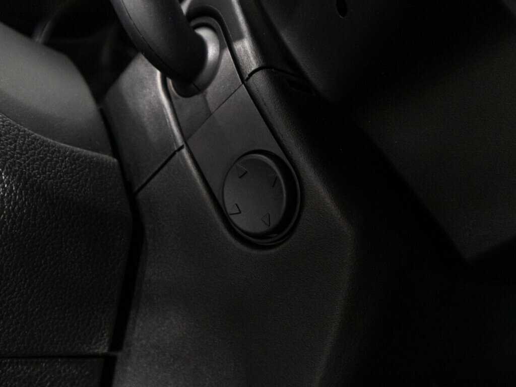 Купить Ford Explorer с пробегом. Фото: #21