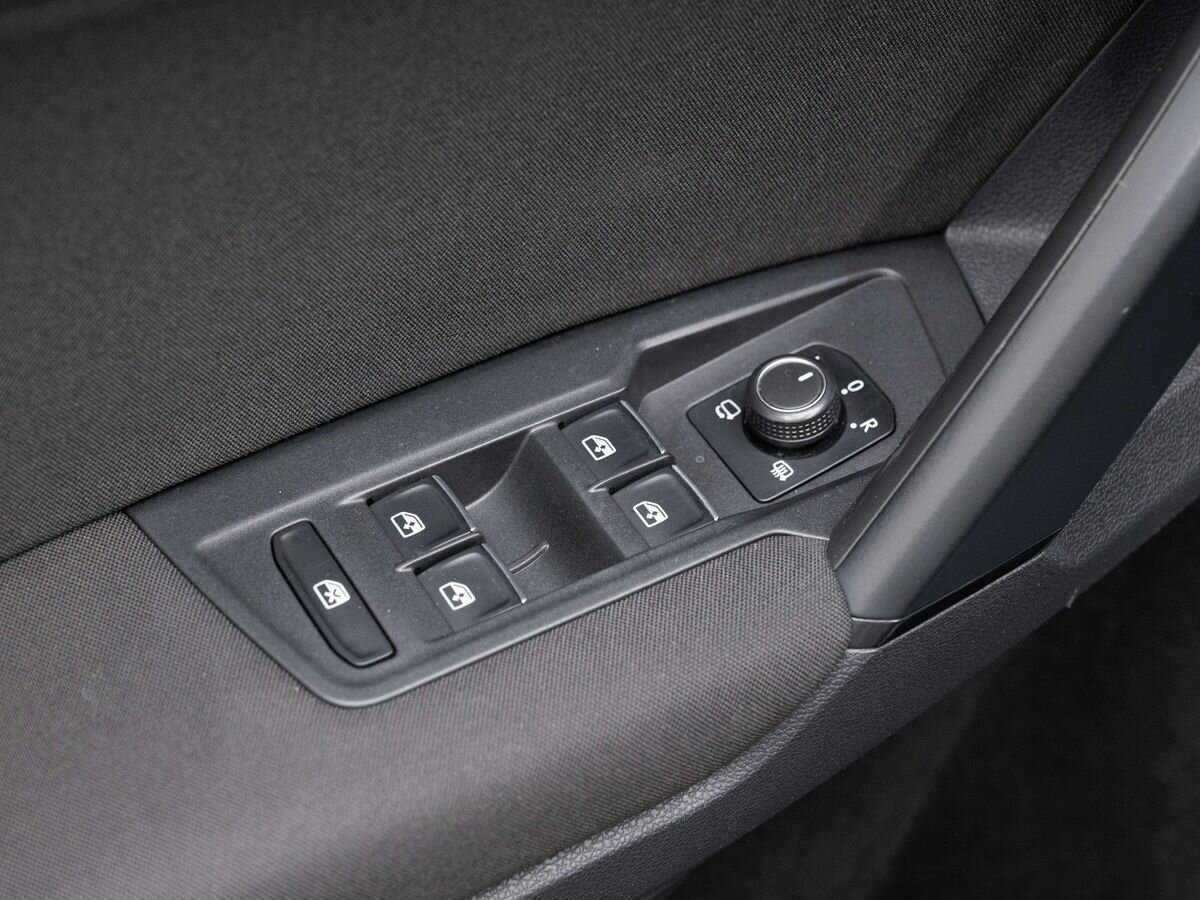 Купить Volkswagen Tiguan с пробегом. Фото: #19