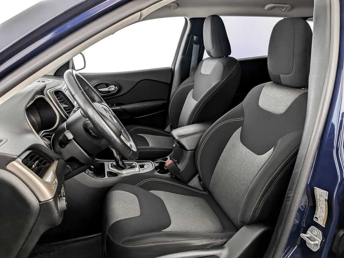 Купить Jeep Cherokee с пробегом. Фото: #19