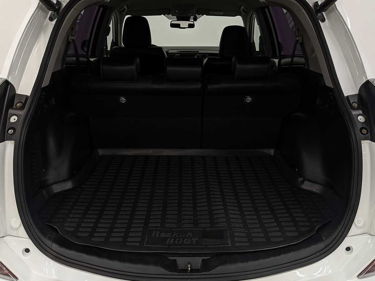 Купить Toyota RAV4 с пробегом. Фото: #9